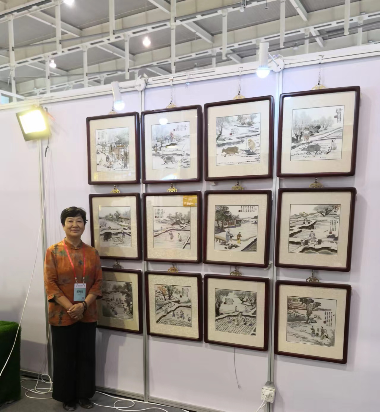 在南京国际博览中心参加，中国工艺美术博览会