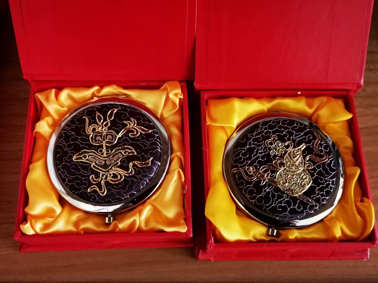 刺绣饰品
